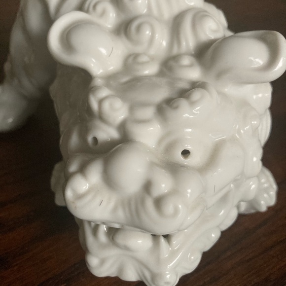 Chinese White Porcelain Blanc de Chin Foo Dog Lion - Picture 2 of 4